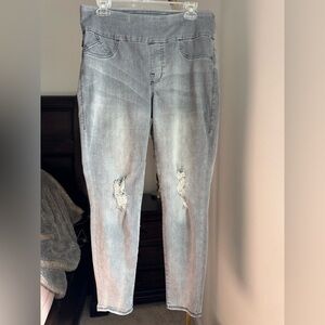 Rock & Republic Light Gray Distressed Pull On Skinny Jeans - Size 14